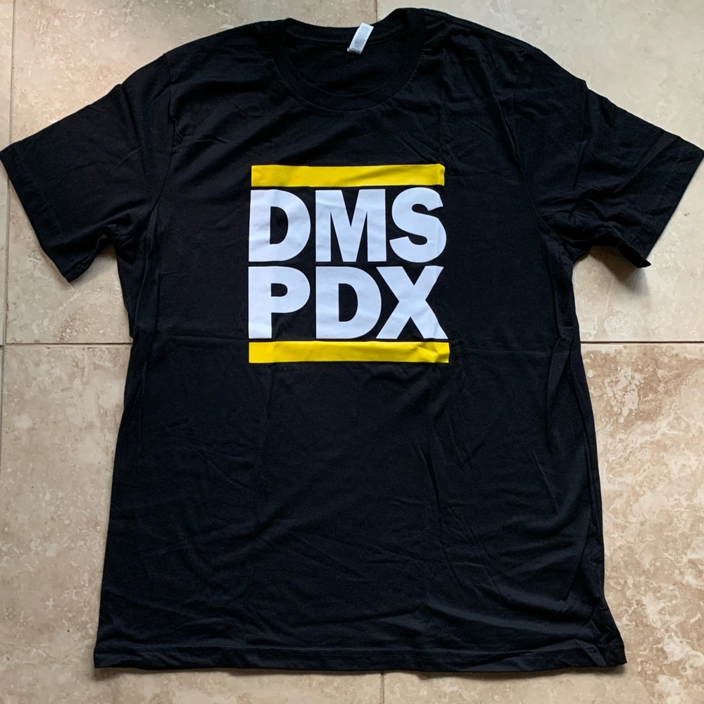 Dr Martens Portland black t-shirt size XL